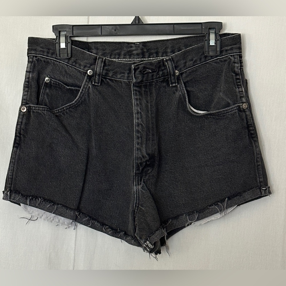 VF Jeanswear Women’s High Rise Jean Shorts waist and inseam 32 x 32